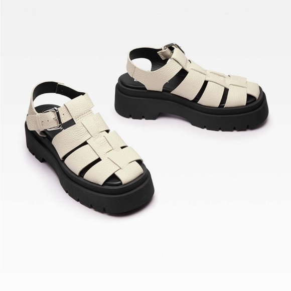 E8 by MIISTA | Kornelia Pebbled Leather Caged Platform Sandals - Picture 3 of 15